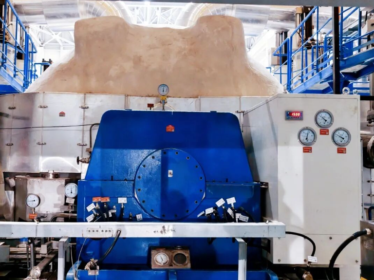 The first nuclear steam turbine roll test for Unit 3 of the Huaneng Changjiang Nuclear Power Project (Phase II) was successfully completed.