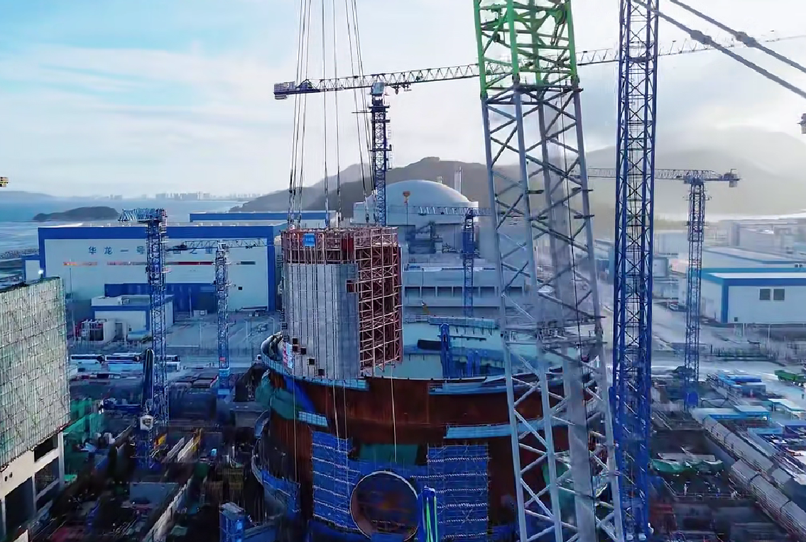 Achèvement du levage du module de paroi du puits de cuve de l'unité 3 de la centrale nucléaire de Taipingling, Guangdong