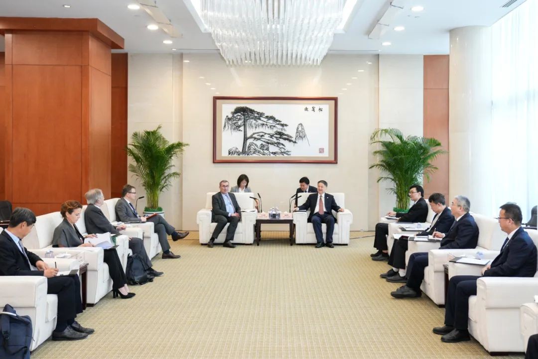 温枢刚会见法国电力集团高级执行副总裁于云飒