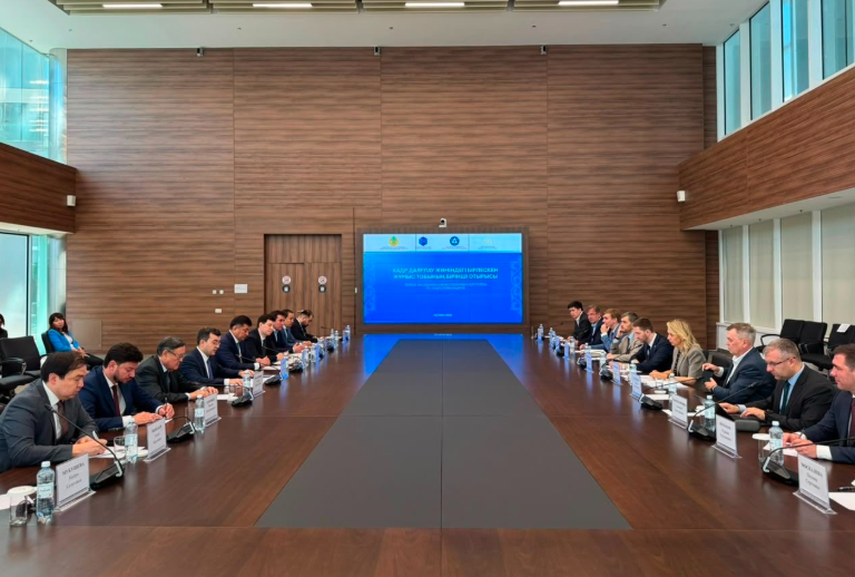 Kazakhstan and Russia will jointly formulate a personnel training plan for the Balkhash Nuclear Power Plant.