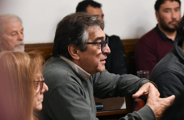 Argentina's nuclear system faces cutback pressures; unions go to Senate to warn of strategic capability loss