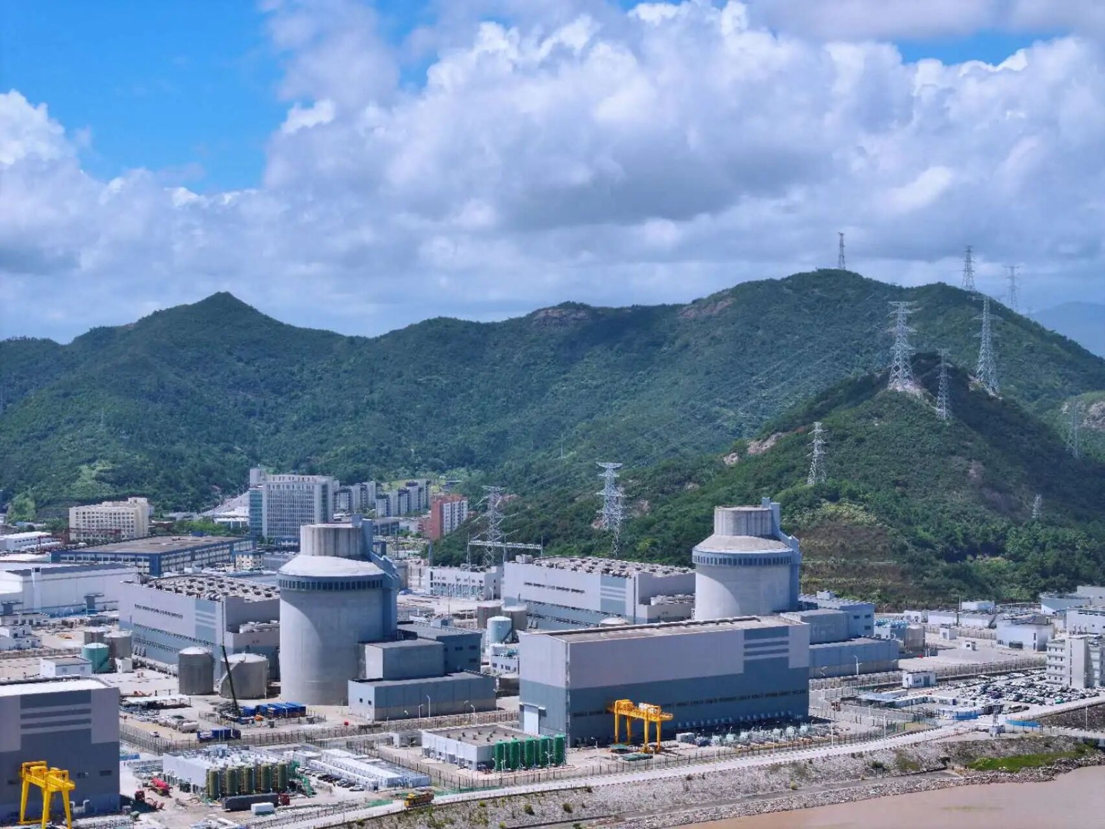 What "Hardcore" Technologies Lie Behind the Nuclear Power Plants Inspected by the Minister of Ecology and Environment?