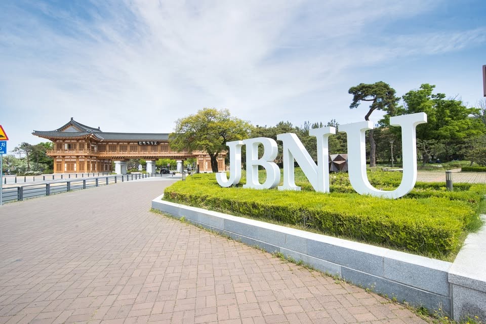 Korean Research Team Reveals Mechanism Behind Neutron Irradiation-Induced Reliability Degradation in Ferroelectric AI Semiconductors