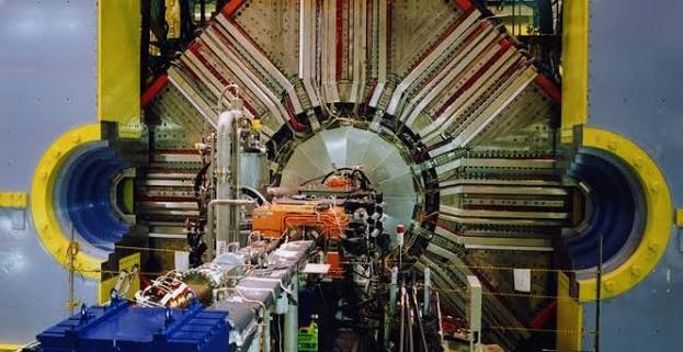Des chercheurs russes détectent des signes anormaux dans les données de l'expérience Belle II concernant le bottomonium