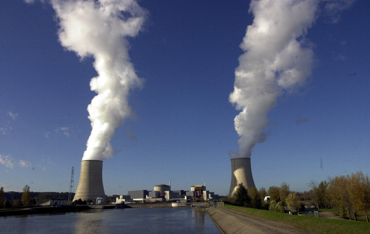 EDF prévoit d'ajouter des tours de refroidissement à la centrale nucléaire de Golfech face aux arrêts répétés liés aux fortes chaleurs