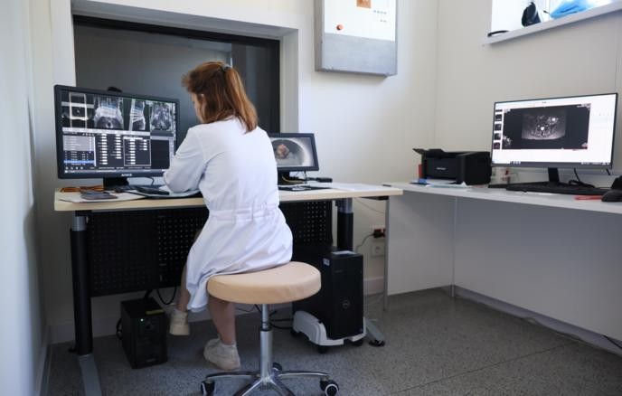 Des scientifiques russes améliorent la qualité de l'imagerie par rayons X grâce à des grilles en tungstène imprimées en 3D, ce qui pourrait réduire l'exposition des patients aux radiations