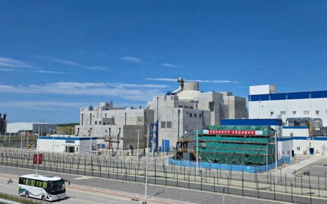 Le premier réacteur au monde « Linglong One » franchit l'étape des essais à chaud et se prépare au chargement du combustible : la centrale nucléaire de Hainan détaille la sûreté entièrement passive et la logique de défense multiple