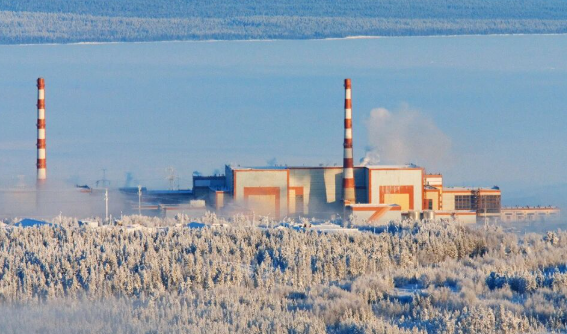 Радиационная обстановка вокруг Кольской АЭС сохраняется стабильной на протяжении длительного времени: мощность дозы гамма-излучения находится в пределах естественного фона, 15 стационарных постов наблюдения работают с 1972 года