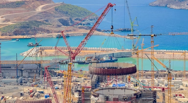 土耳其阿库尤-3号反应堆第五层内壳安装完毕
