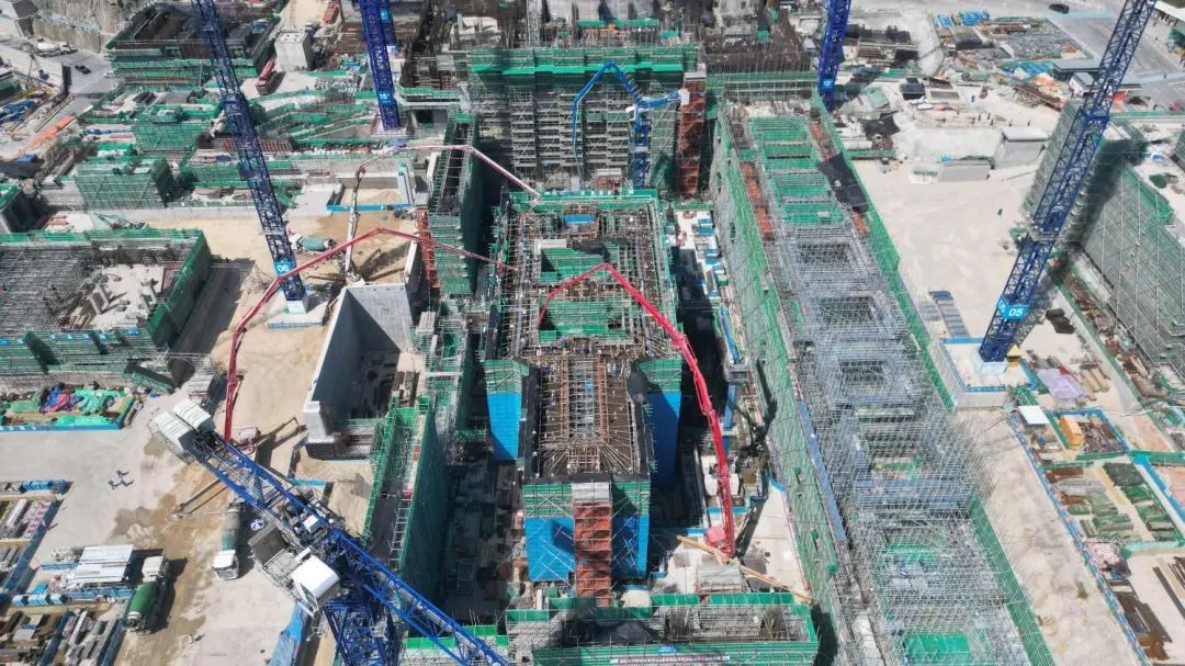 陆丰项目6号机组常规岛汽机台板混凝土浇筑顺利完成