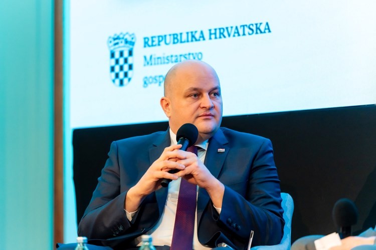 克罗地亚经济部长安特·舒什尼亚尔(Ante Šušnjar)：克罗地亚有望在未来18个月内就核能发展方向做出决定