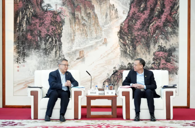 中国能建党委书记、董事长倪真与中国对外承包工程商会会长房秋晨会谈