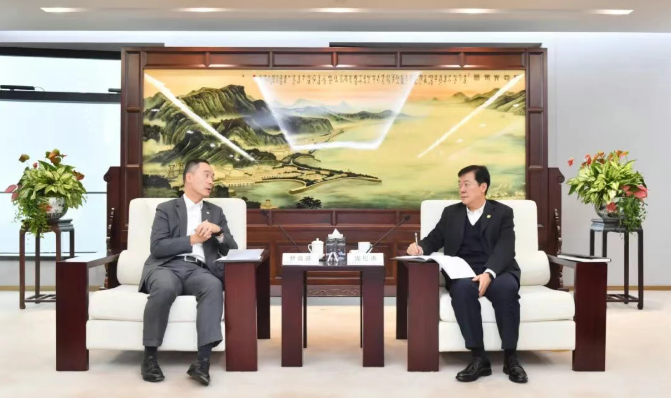 庞松涛会见中华电力总裁罗嘉进