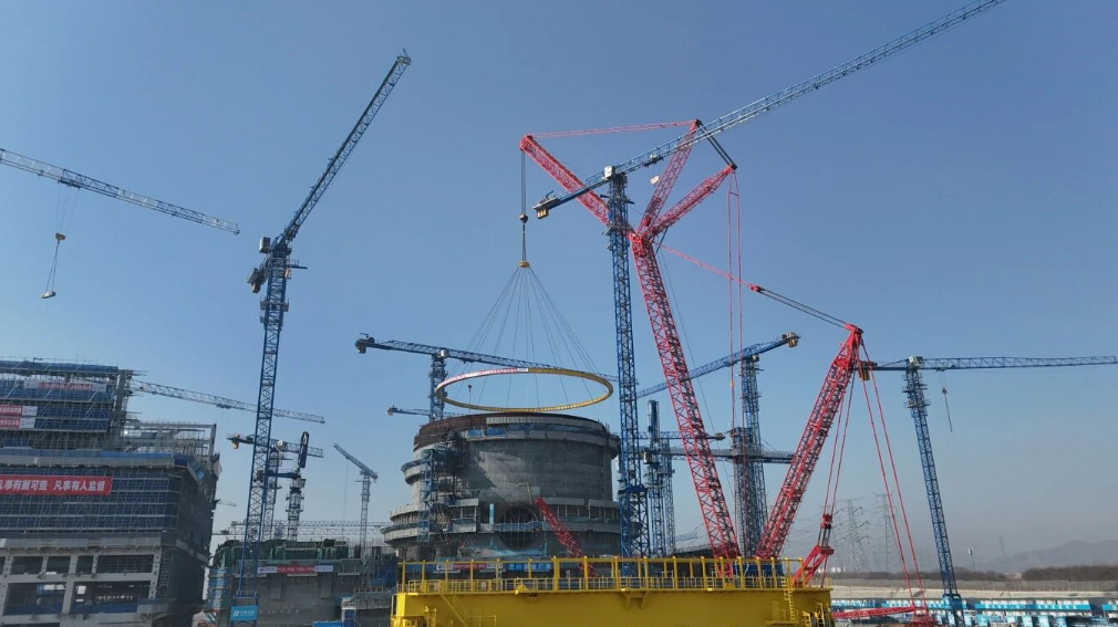 石岛湾核电扩建工程1号机组环吊承轨梁及环轨模块顺利吊装就位