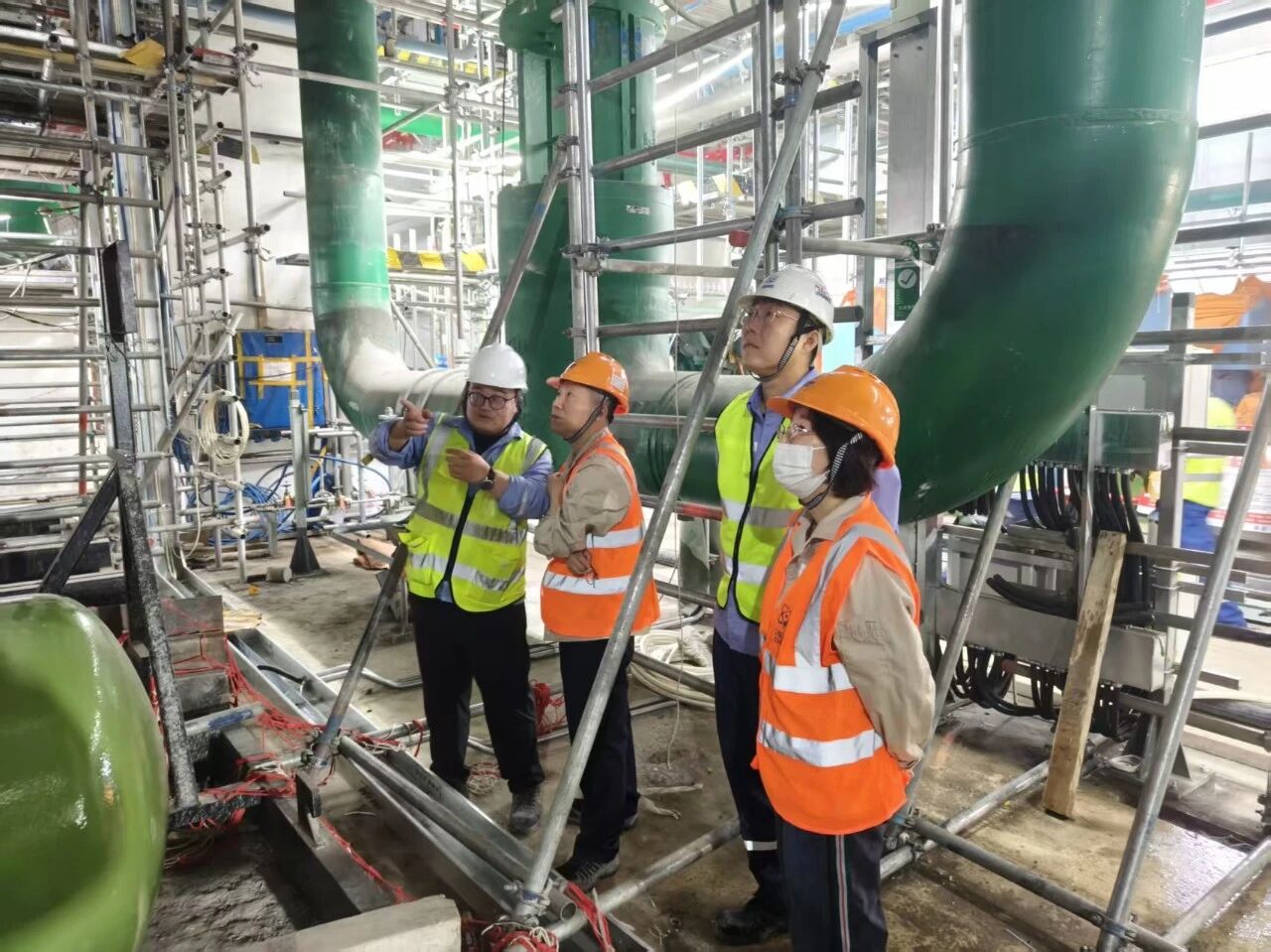 徐大堡核电厂4号机组50MW换热站顺利完成现场拼装