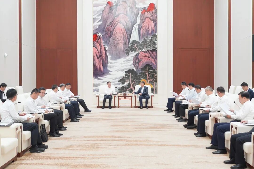 中国一重与中国华能就核电装备等领域合作座谈